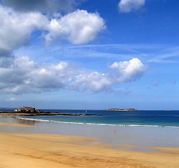 France, Brittany, Saint-Malo Beach & Fort National