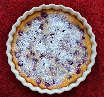 Clafoutis aux Cerises with Powdered Sugar