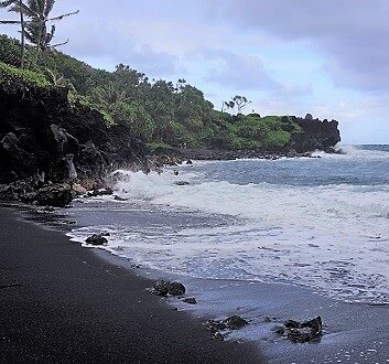 USA, Hawaii, Maui, Waiʻanapanapa State Park, Wai’anapanapa Beach